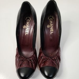 Chanel leather cap-toe pumps